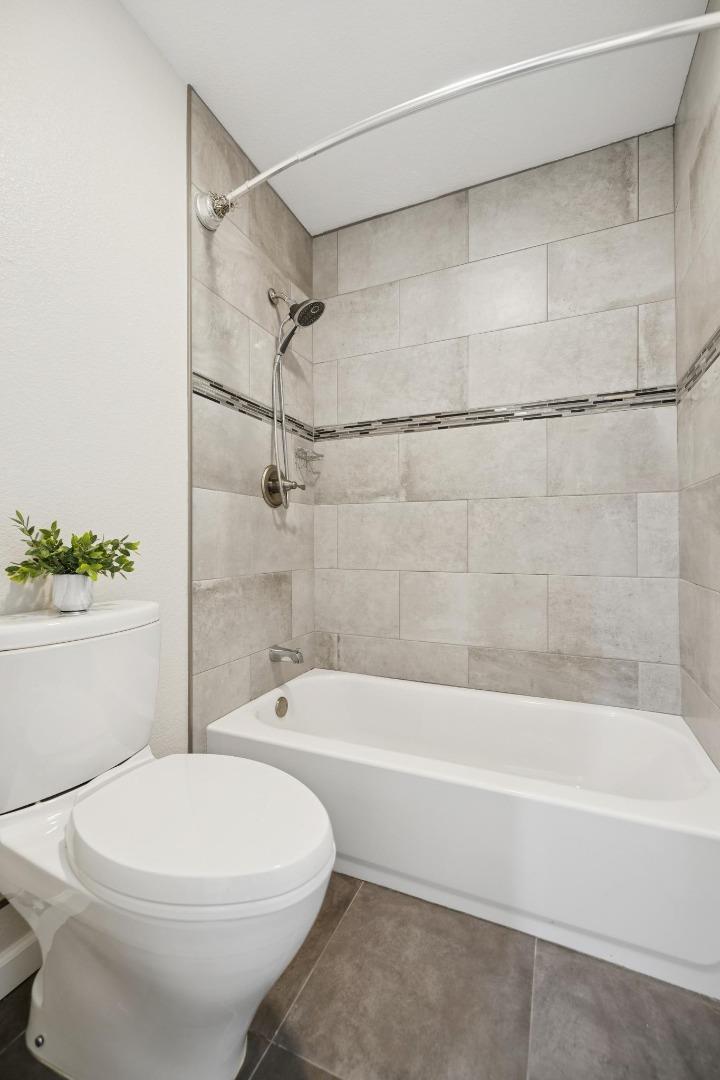 Detail Gallery Image 21 of 28 For 1901 La Corona Ct, Los Gatos,  CA 95032 - 3 Beds | 2/1 Baths