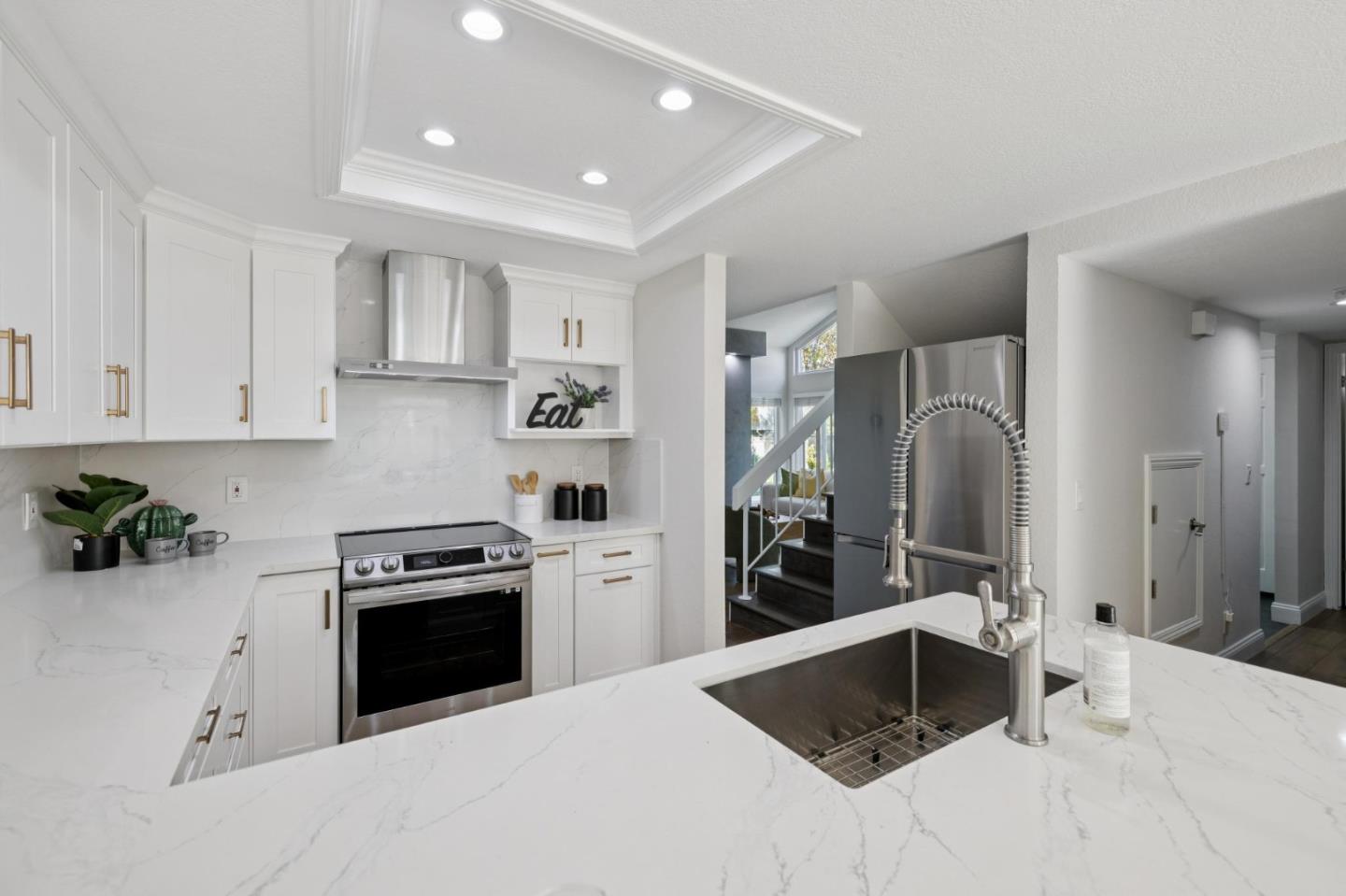 Detail Gallery Image 8 of 28 For 1901 La Corona Ct, Los Gatos,  CA 95032 - 3 Beds | 2/1 Baths