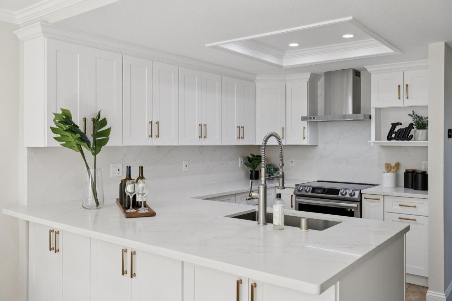 Detail Gallery Image 9 of 28 For 1901 La Corona Ct, Los Gatos,  CA 95032 - 3 Beds | 2/1 Baths