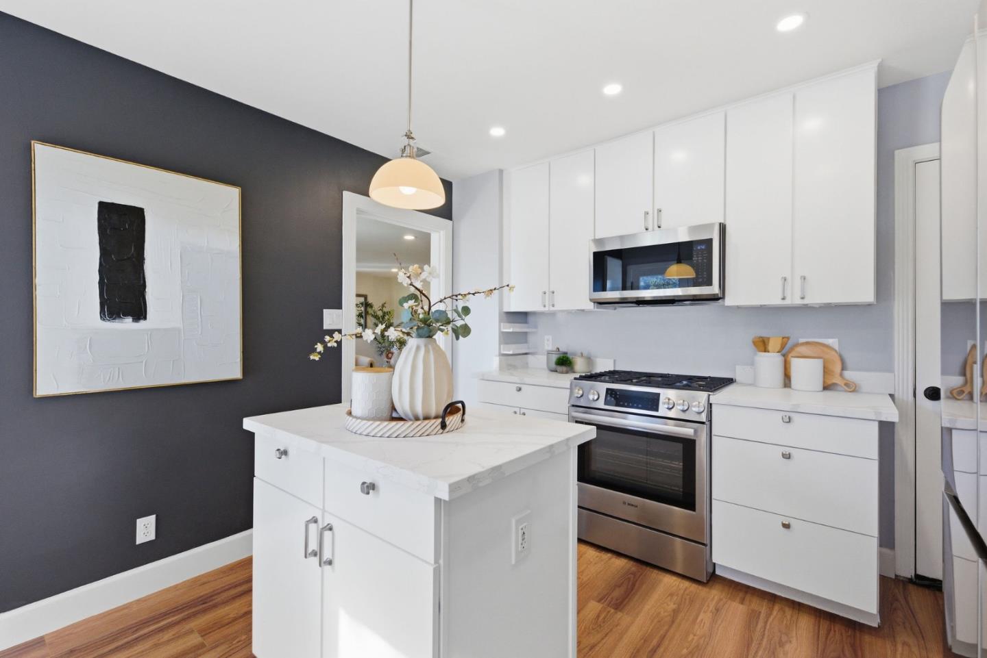 Detail Gallery Image 23 of 80 For 108 Beverly Dr, San Carlos,  CA 94070 - 3 Beds | 2 Baths