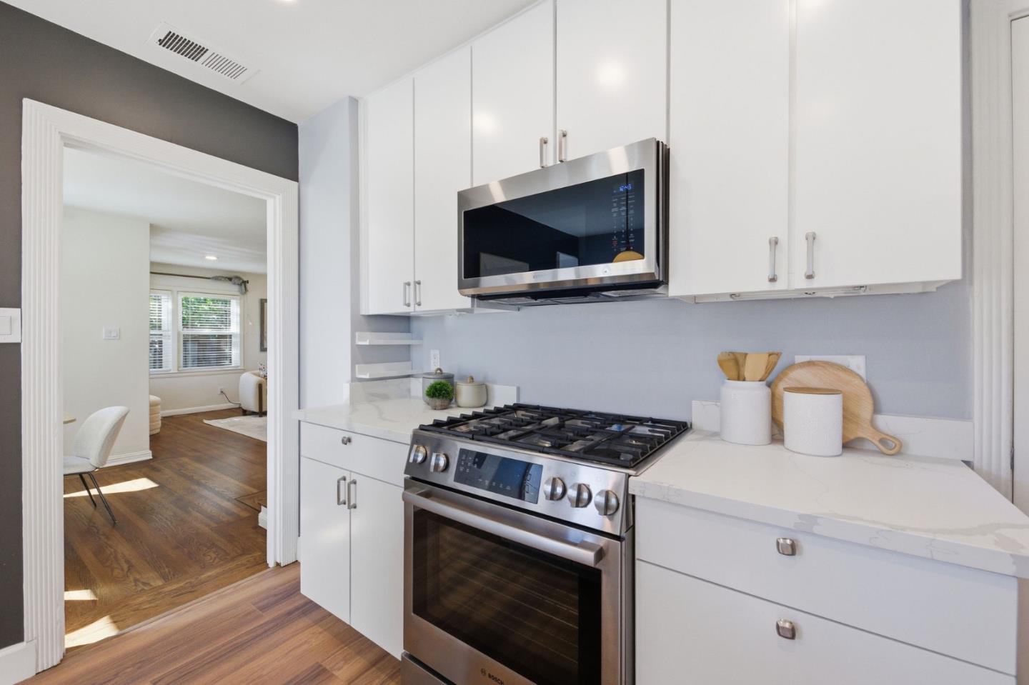 Detail Gallery Image 26 of 80 For 108 Beverly Dr, San Carlos,  CA 94070 - 3 Beds | 2 Baths