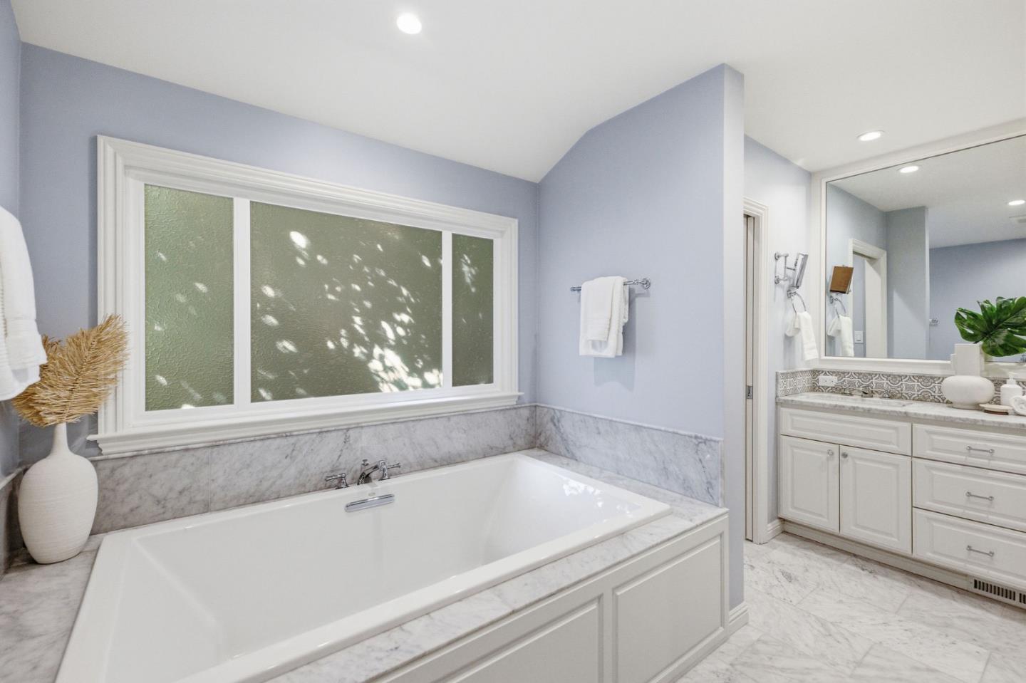 Detail Gallery Image 37 of 80 For 108 Beverly Dr, San Carlos,  CA 94070 - 3 Beds | 2 Baths