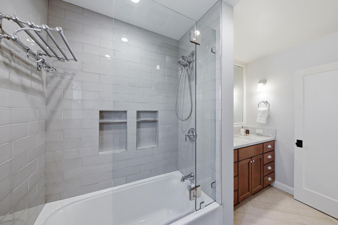 Detail Gallery Image 42 of 80 For 108 Beverly Dr, San Carlos,  CA 94070 - 3 Beds | 2 Baths