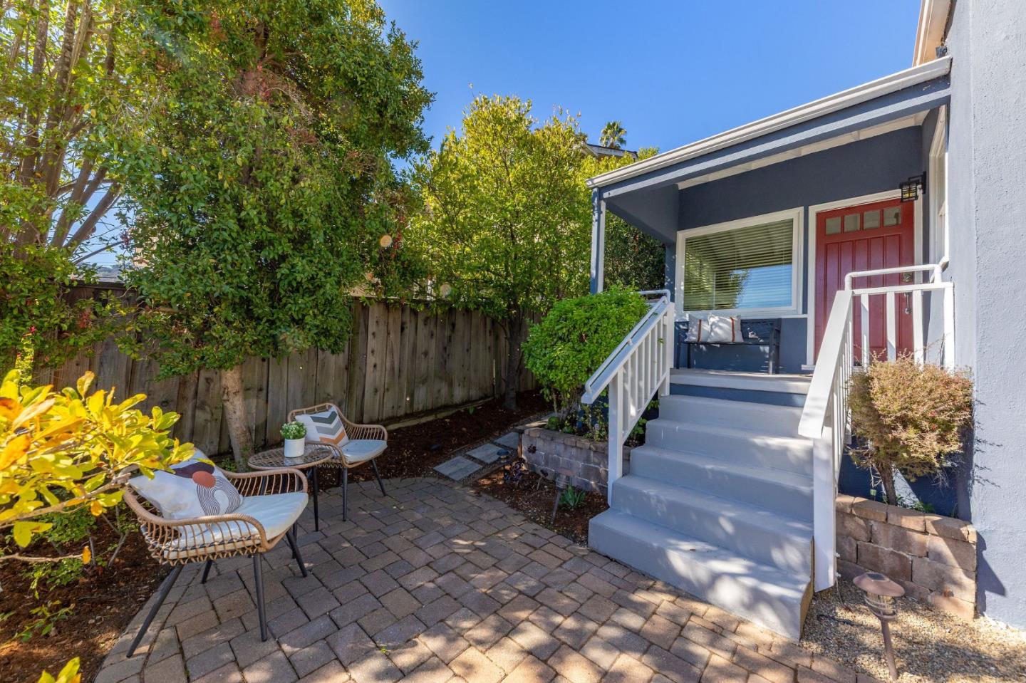 Detail Gallery Image 9 of 80 For 108 Beverly Dr, San Carlos,  CA 94070 - 3 Beds | 2 Baths