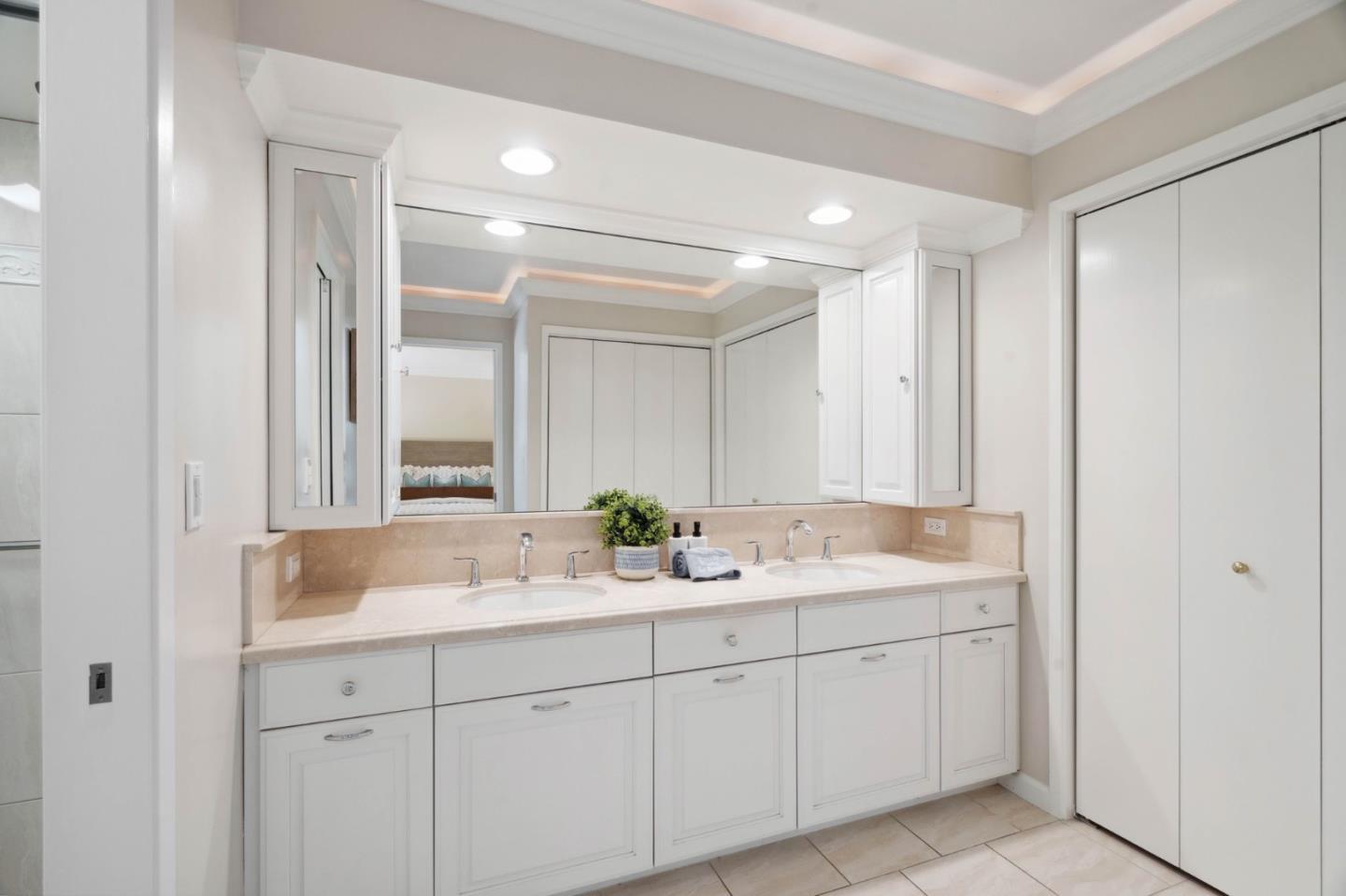 Detail Gallery Image 12 of 33 For 18561 Arbolado Way, Saratoga,  CA 95070 - 4 Beds | 3 Baths