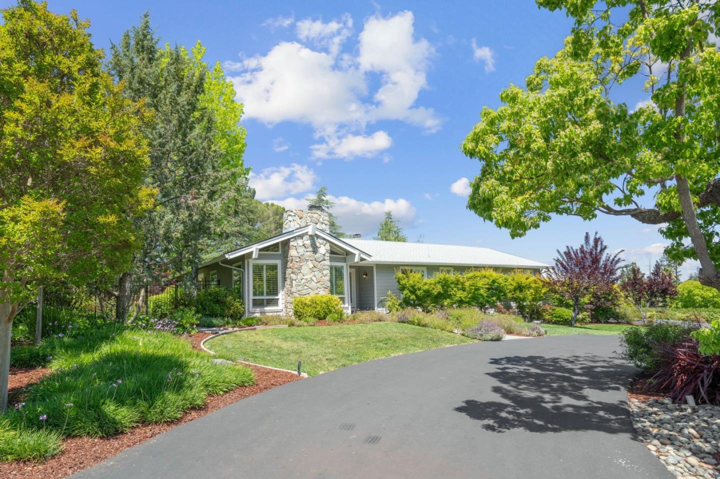 Detail Gallery Image 20 of 33 For 18561 Arbolado Way, Saratoga,  CA 95070 - 4 Beds | 3 Baths