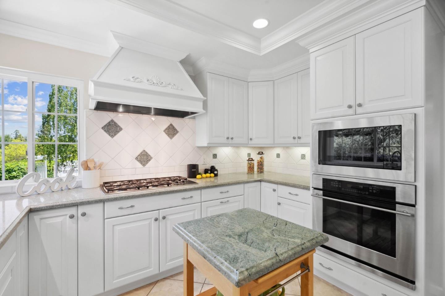 Detail Gallery Image 7 of 33 For 18561 Arbolado Way, Saratoga,  CA 95070 - 4 Beds | 3 Baths