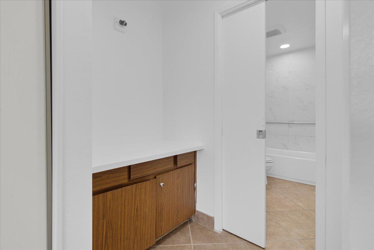 Detail Gallery Image 15 of 31 For 914 Acosta Plz #32,  Salinas,  CA 93905 - 3 Beds | 1/1 Baths