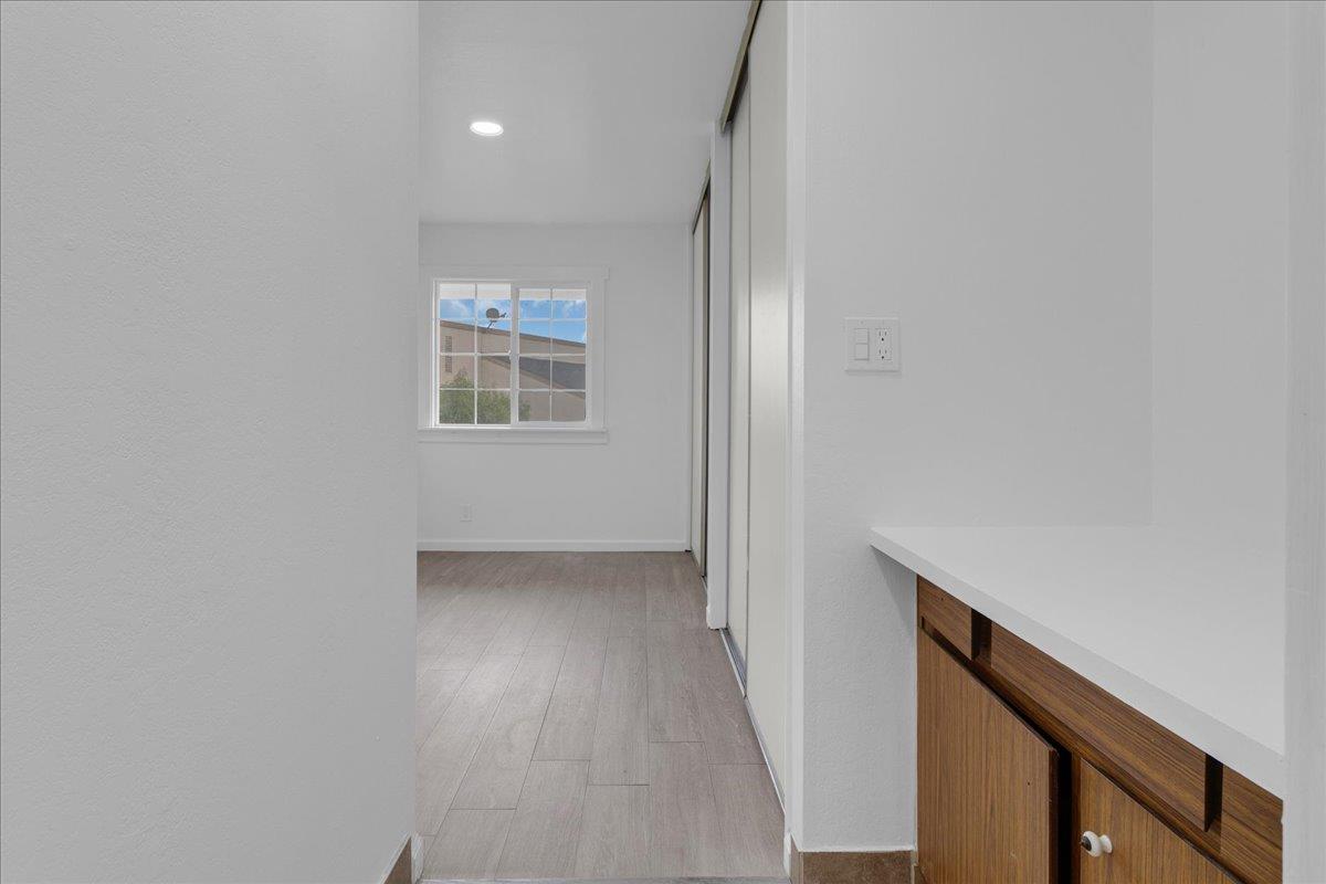 Detail Gallery Image 16 of 31 For 914 Acosta Plz #32,  Salinas,  CA 93905 - 3 Beds | 1/1 Baths