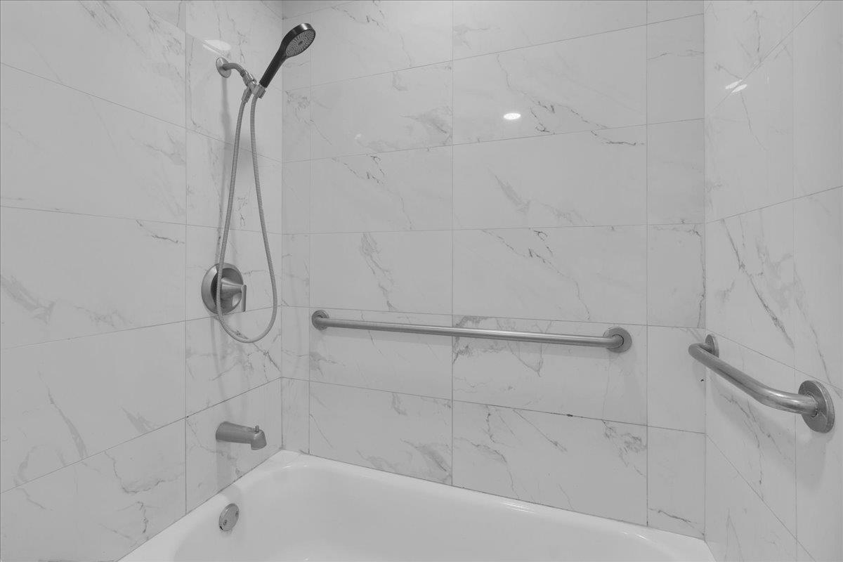 Detail Gallery Image 18 of 31 For 914 Acosta Plz #32,  Salinas,  CA 93905 - 3 Beds | 1/1 Baths