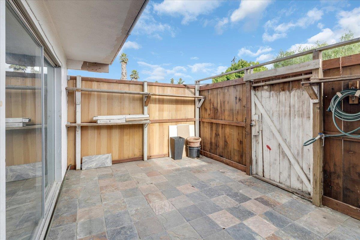 Detail Gallery Image 27 of 31 For 914 Acosta Plz #32,  Salinas,  CA 93905 - 3 Beds | 1/1 Baths