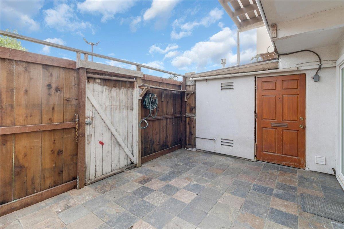 Detail Gallery Image 28 of 31 For 914 Acosta Plz #32,  Salinas,  CA 93905 - 3 Beds | 1/1 Baths