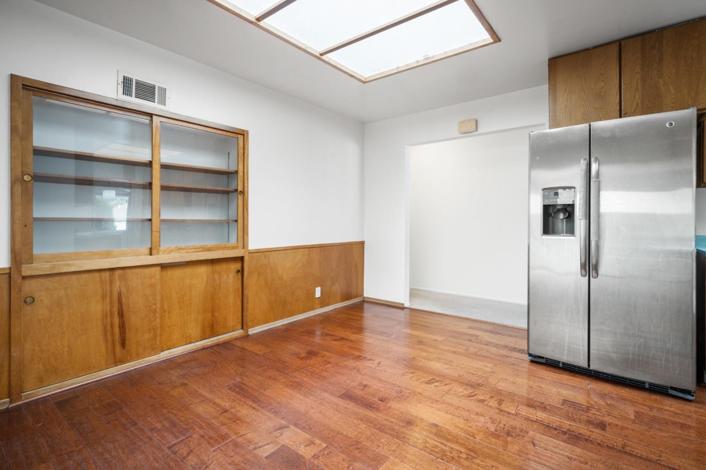 Detail Gallery Image 15 of 40 For 2405 Whitman Way, San Bruno,  CA 94066 - 3 Beds | 2 Baths