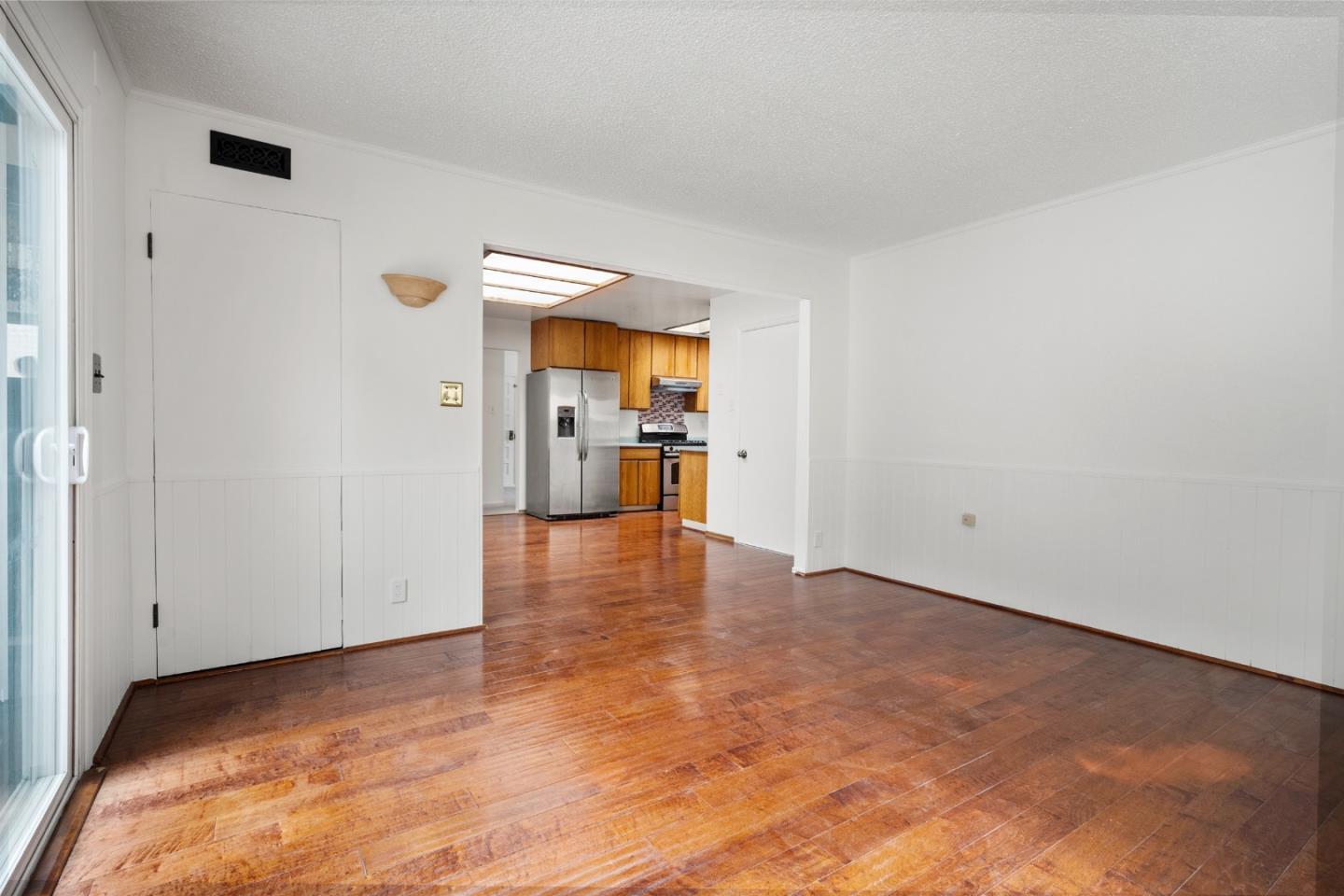 Detail Gallery Image 20 of 40 For 2405 Whitman Way, San Bruno,  CA 94066 - 3 Beds | 2 Baths