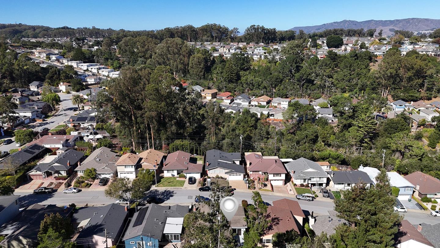 Detail Gallery Image 39 of 40 For 2405 Whitman Way, San Bruno,  CA 94066 - 3 Beds | 2 Baths