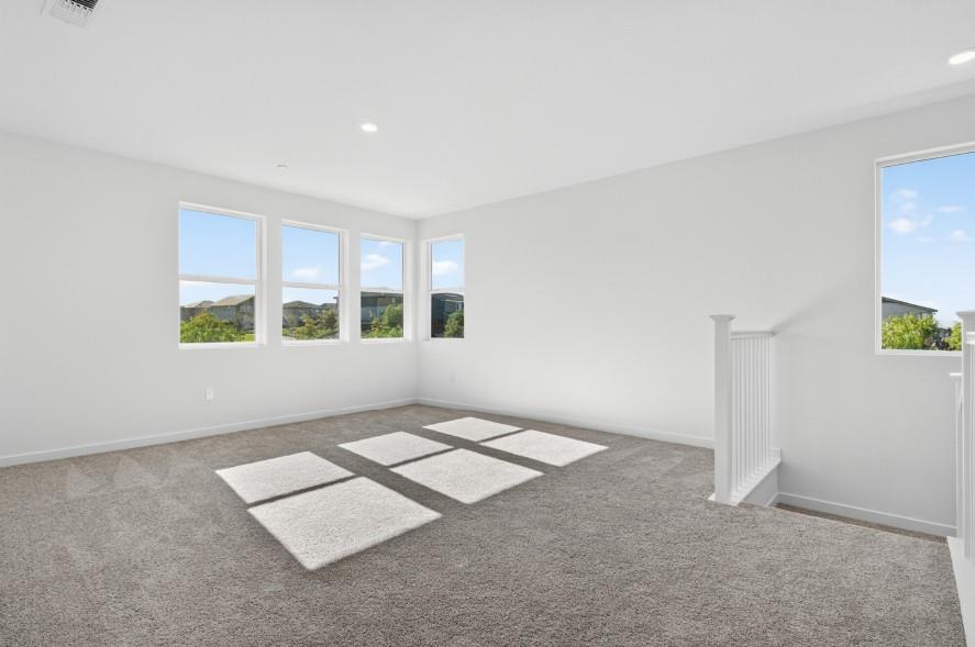 Detail Gallery Image 10 of 14 For 6012 Big Sky Dr, Fairfield,  CA 94533 - 5 Beds | 3/1 Baths