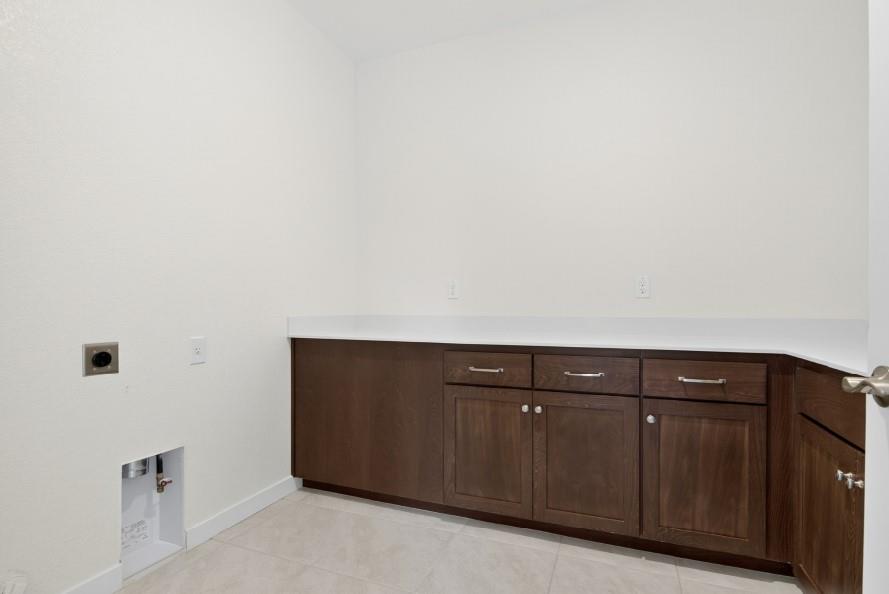 Detail Gallery Image 13 of 14 For 6012 Big Sky Dr, Fairfield,  CA 94533 - 5 Beds | 3/1 Baths