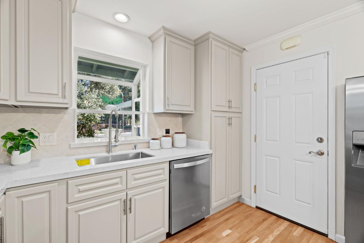 Detail Gallery Image 13 of 42 For 2267 Fenian Dr, Campbell,  CA 95008 - 3 Beds | 2 Baths