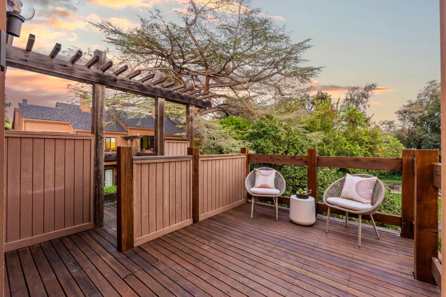 Detail Gallery Image 12 of 51 For 1631 Grant Rd, Mountain View,  CA 94040 - 4 Beds | 3 Baths