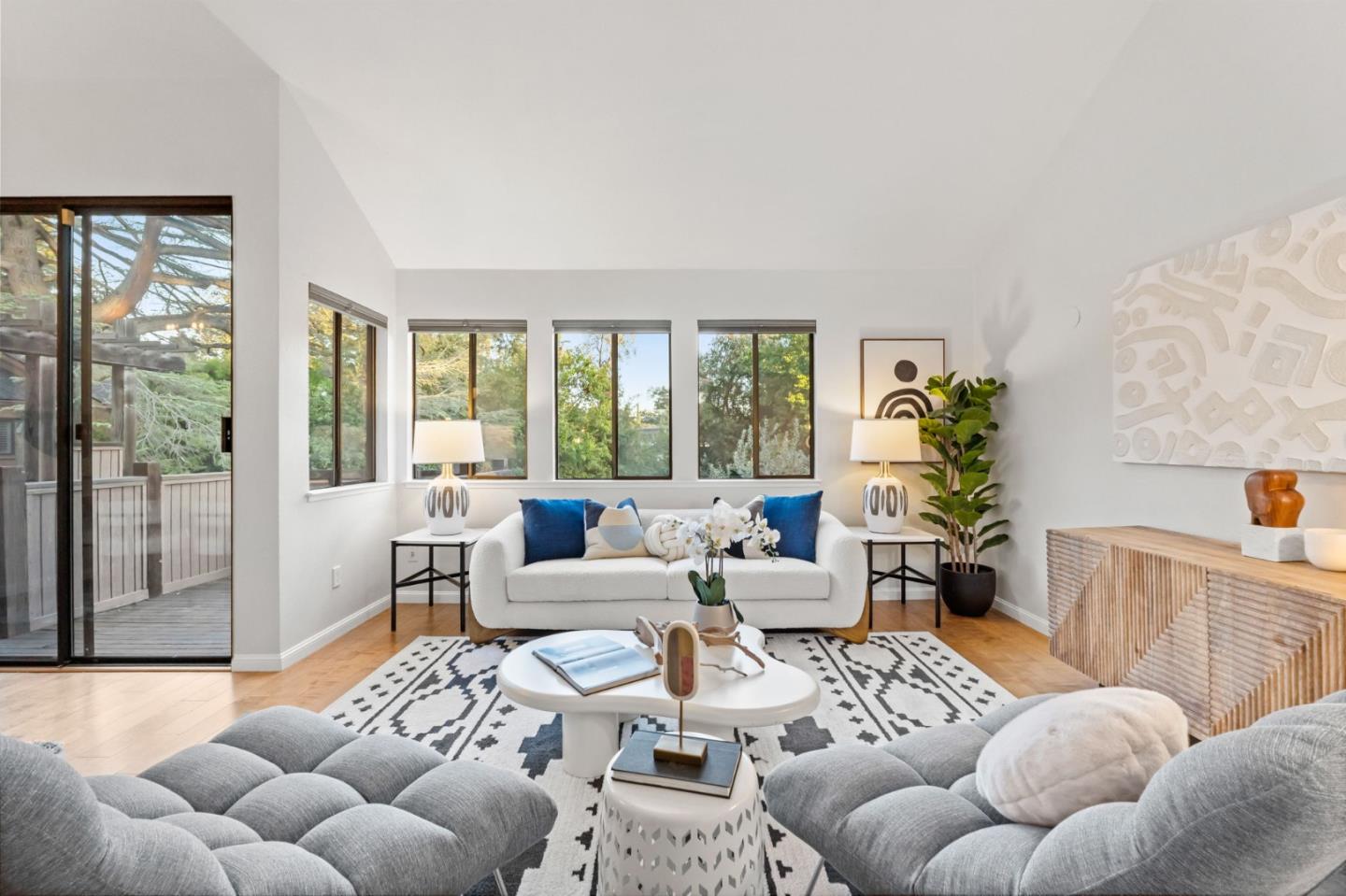 Detail Gallery Image 16 of 51 For 1631 Grant Rd, Mountain View,  CA 94040 - 4 Beds | 3 Baths