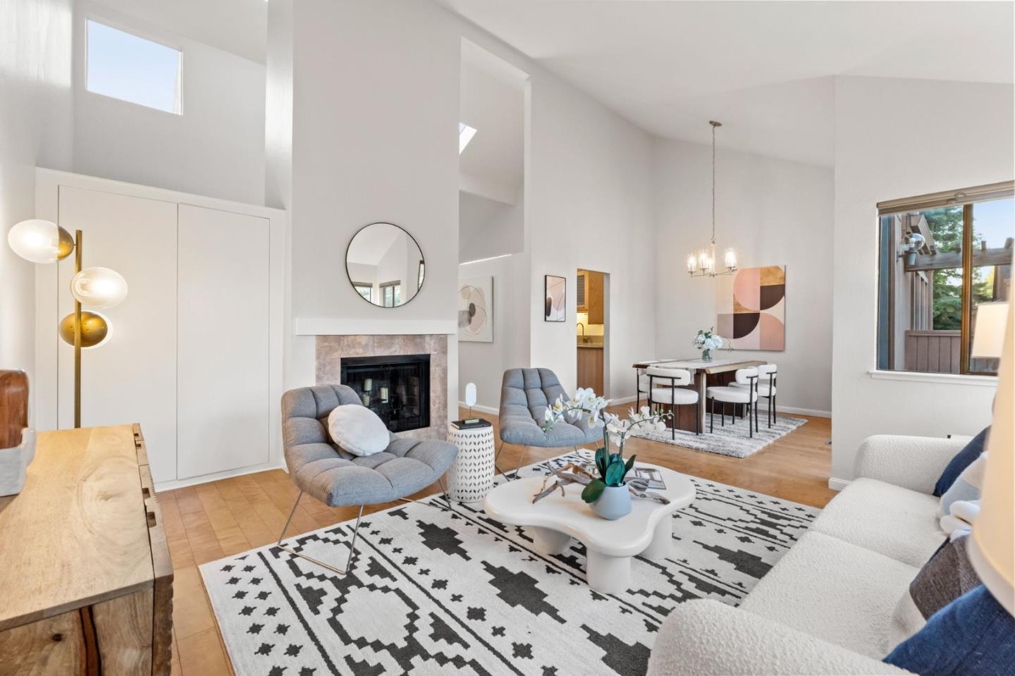 Detail Gallery Image 19 of 51 For 1631 Grant Rd, Mountain View,  CA 94040 - 4 Beds | 3 Baths