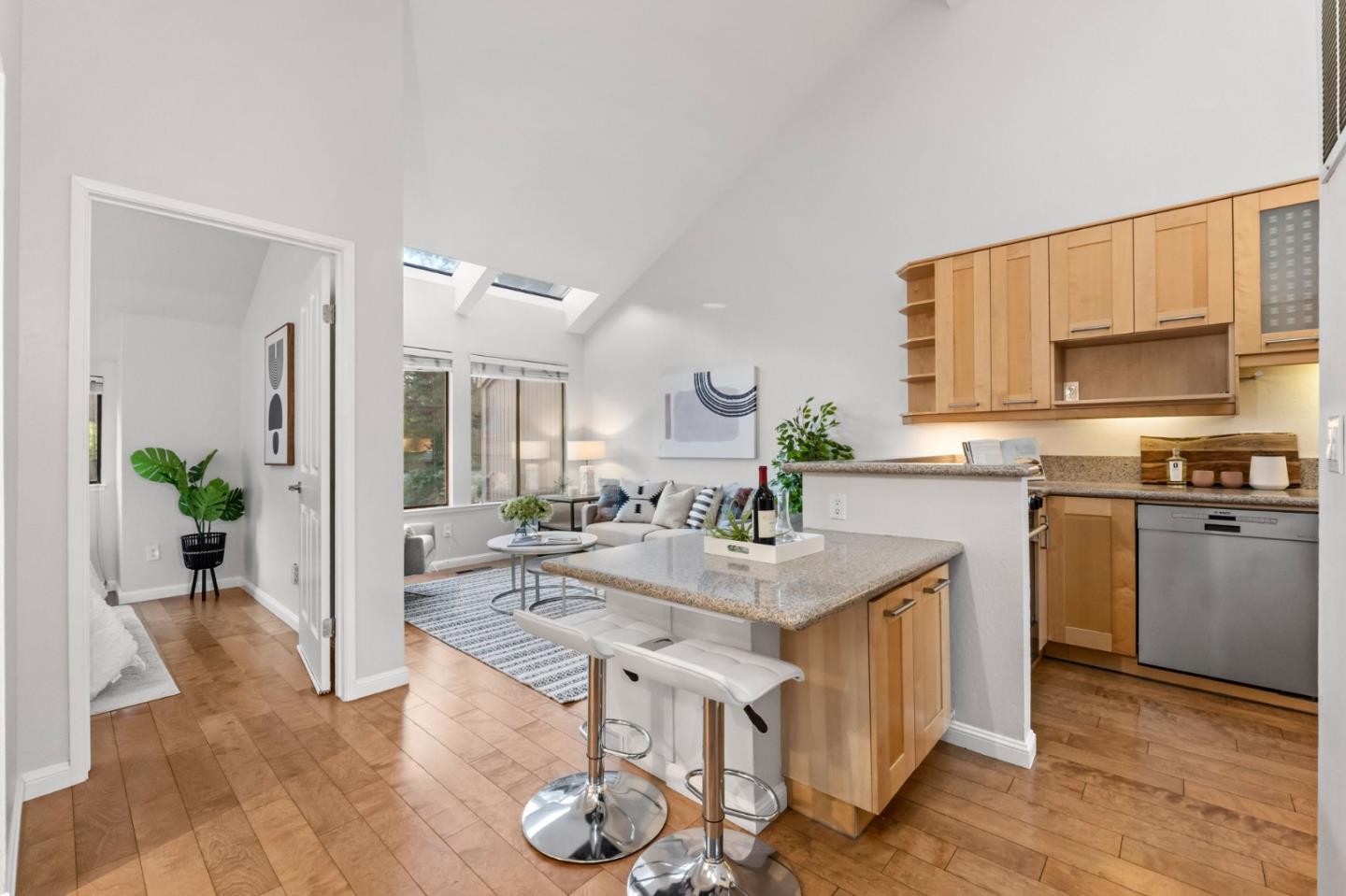 Detail Gallery Image 22 of 51 For 1631 Grant Rd, Mountain View,  CA 94040 - 4 Beds | 3 Baths