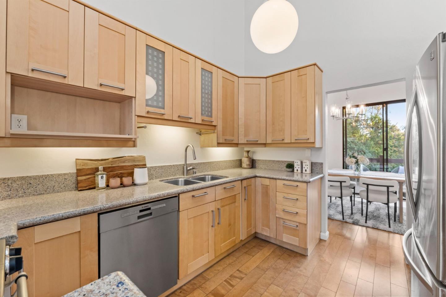 Detail Gallery Image 25 of 51 For 1631 Grant Rd, Mountain View,  CA 94040 - 4 Beds | 3 Baths