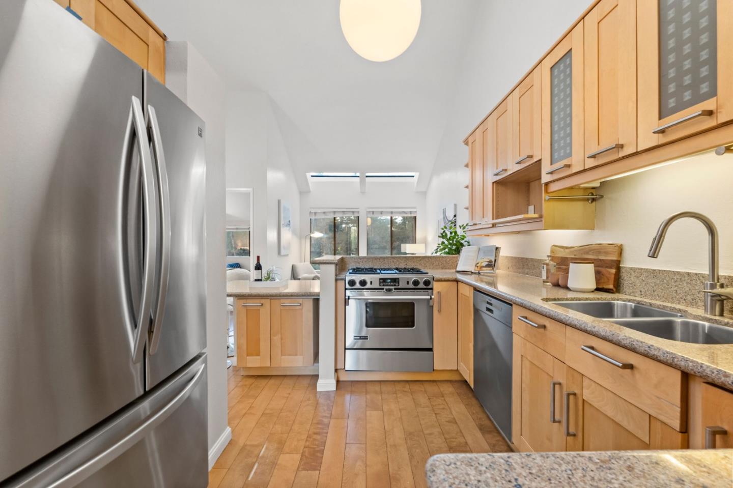 Detail Gallery Image 27 of 51 For 1631 Grant Rd, Mountain View,  CA 94040 - 4 Beds | 3 Baths