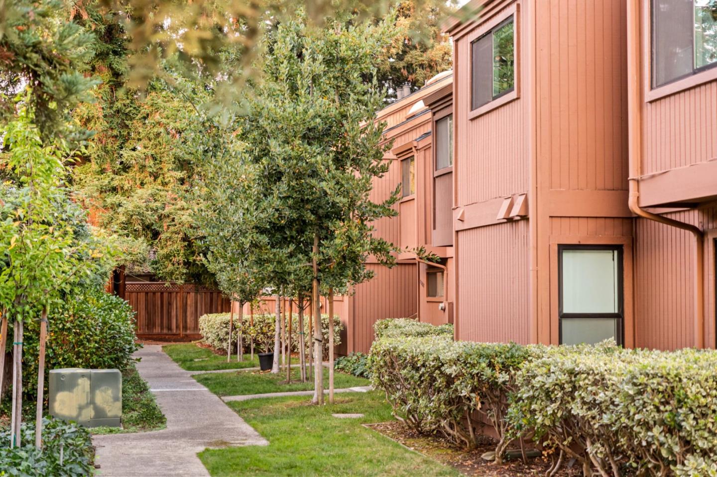 Detail Gallery Image 50 of 51 For 1631 Grant Rd, Mountain View,  CA 94040 - 4 Beds | 3 Baths