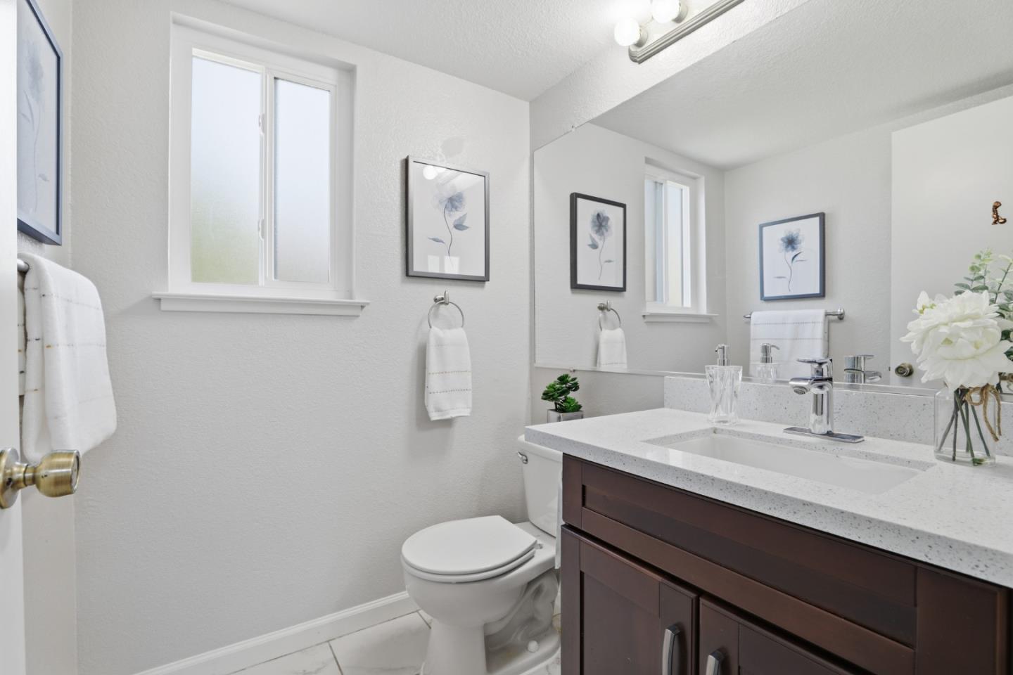 Detail Gallery Image 13 of 28 For 7266 Sleepy Creek Dr, San Jose,  CA 95120 - 3 Beds | 2/1 Baths