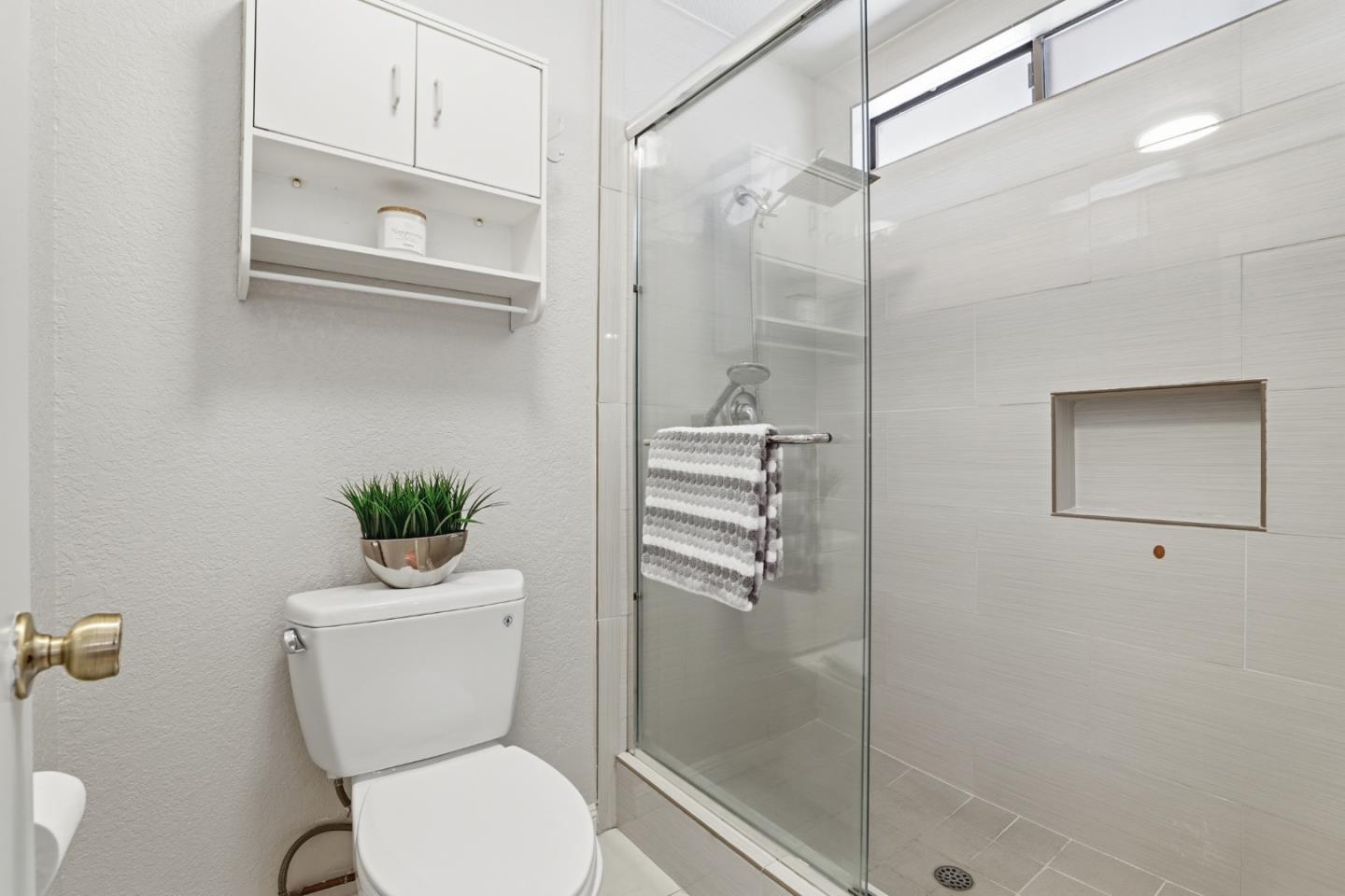 Detail Gallery Image 17 of 28 For 7266 Sleepy Creek Dr, San Jose,  CA 95120 - 3 Beds | 2/1 Baths