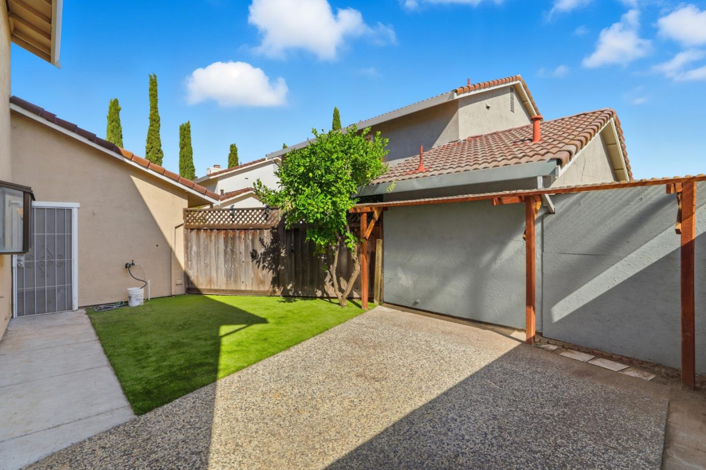 Detail Gallery Image 22 of 28 For 7266 Sleepy Creek Dr, San Jose,  CA 95120 - 3 Beds | 2/1 Baths