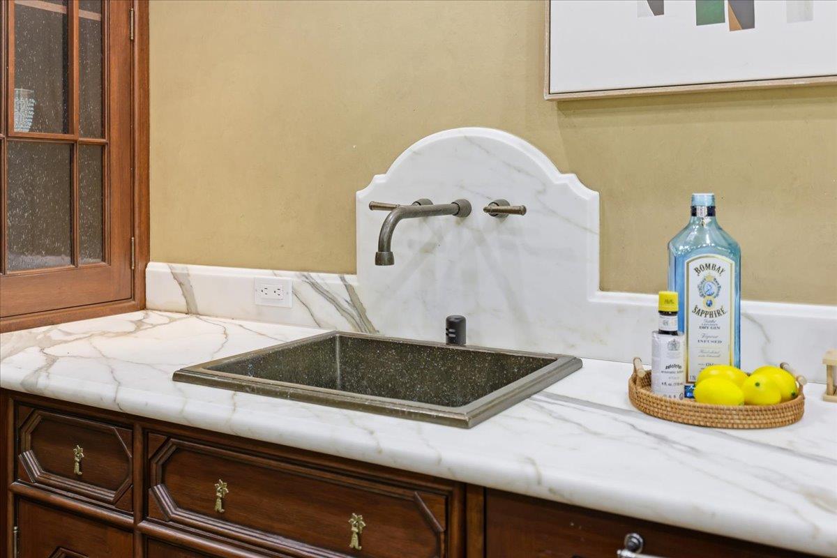 Detail Gallery Image 109 of 199 For 1215 Tournament Dr, Hillsborough,  CA 94010 - 7 Beds | 7/2 Baths