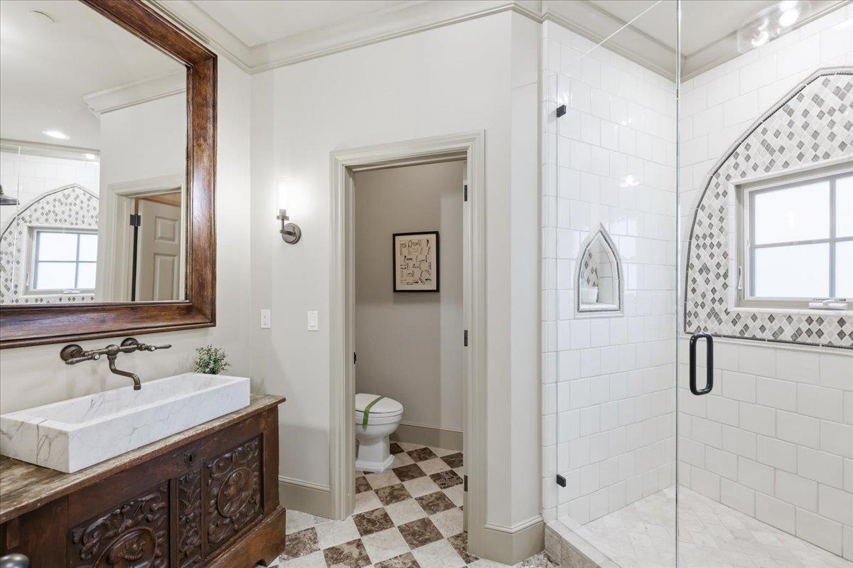 Detail Gallery Image 114 of 199 For 1215 Tournament Dr, Hillsborough,  CA 94010 - 7 Beds | 7/2 Baths