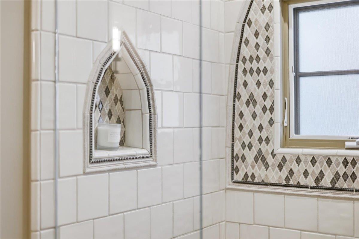 Detail Gallery Image 116 of 199 For 1215 Tournament Dr, Hillsborough,  CA 94010 - 7 Beds | 7/2 Baths