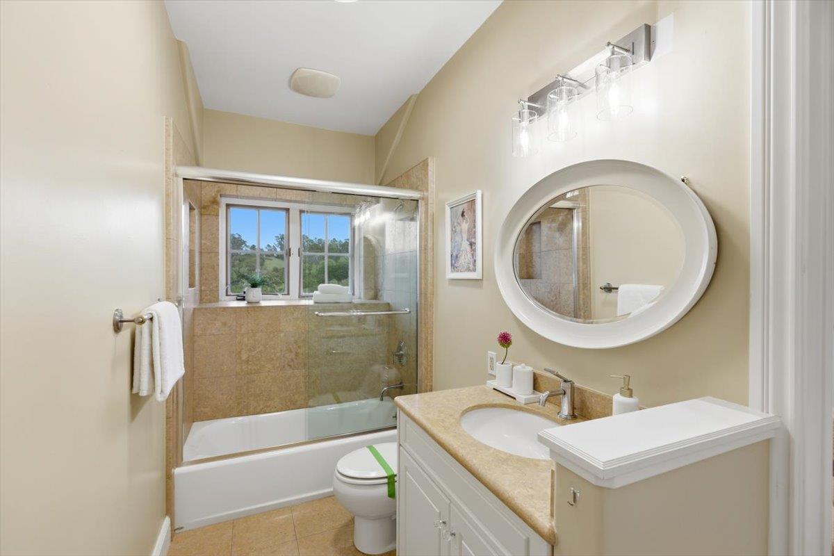 Detail Gallery Image 139 of 199 For 1215 Tournament Dr, Hillsborough,  CA 94010 - 7 Beds | 7/2 Baths