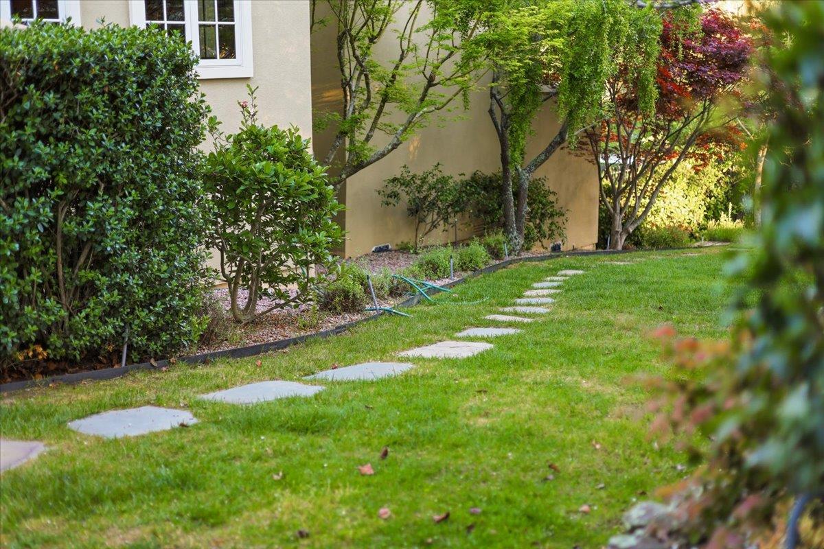 Detail Gallery Image 14 of 199 For 1215 Tournament Dr, Hillsborough,  CA 94010 - 7 Beds | 7/2 Baths