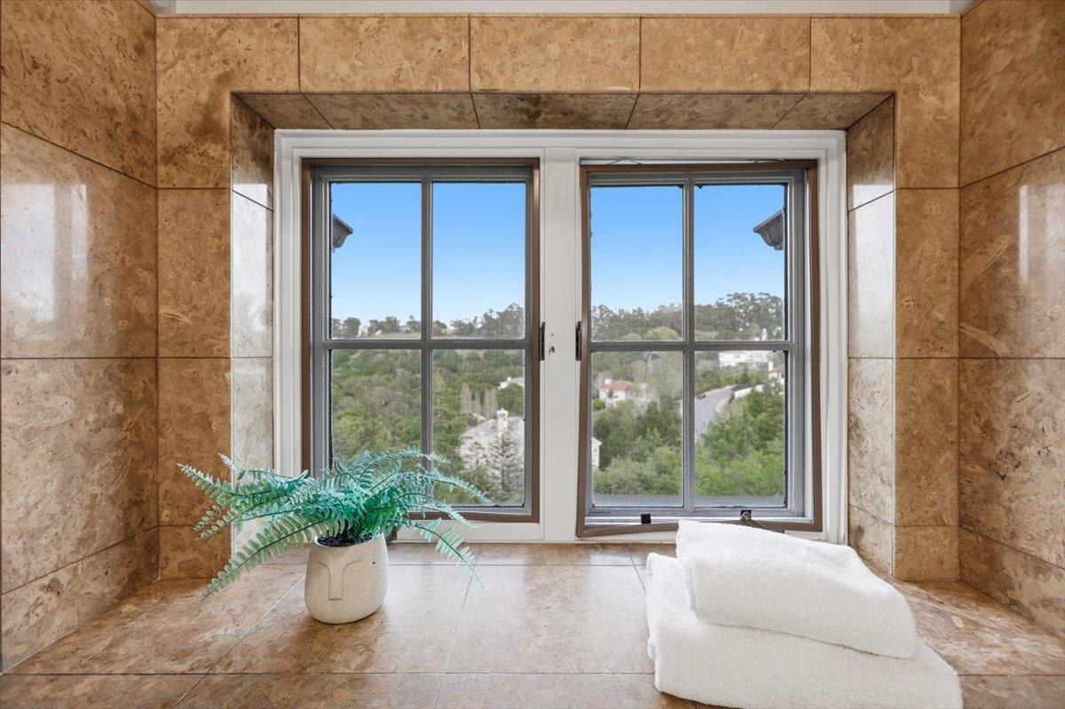 Detail Gallery Image 140 of 199 For 1215 Tournament Dr, Hillsborough,  CA 94010 - 7 Beds | 7/2 Baths