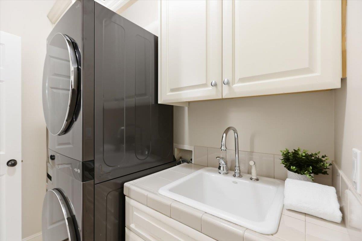 Detail Gallery Image 149 of 199 For 1215 Tournament Dr, Hillsborough,  CA 94010 - 7 Beds | 7/2 Baths