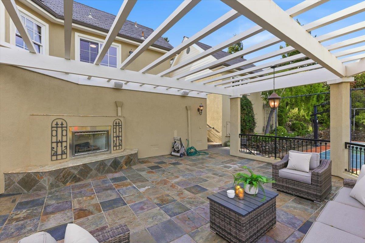 Detail Gallery Image 164 of 199 For 1215 Tournament Dr, Hillsborough,  CA 94010 - 7 Beds | 7/2 Baths