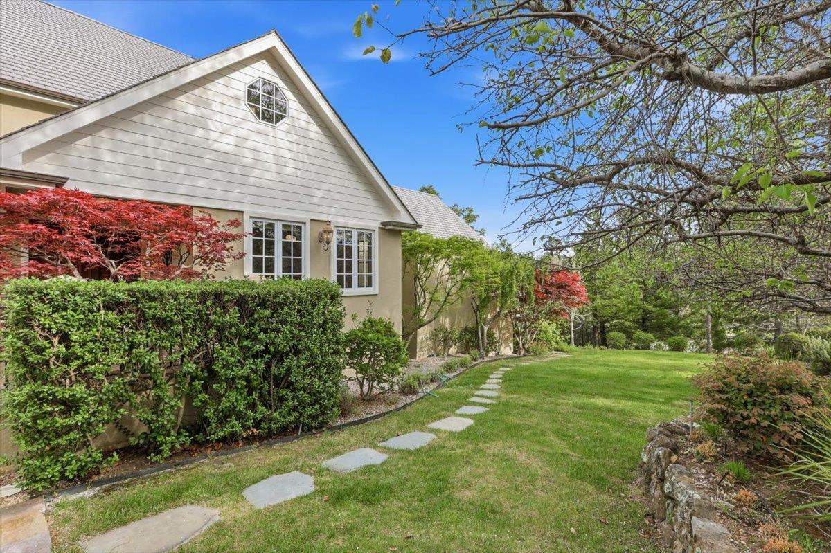 Detail Gallery Image 172 of 199 For 1215 Tournament Dr, Hillsborough,  CA 94010 - 7 Beds | 7/2 Baths