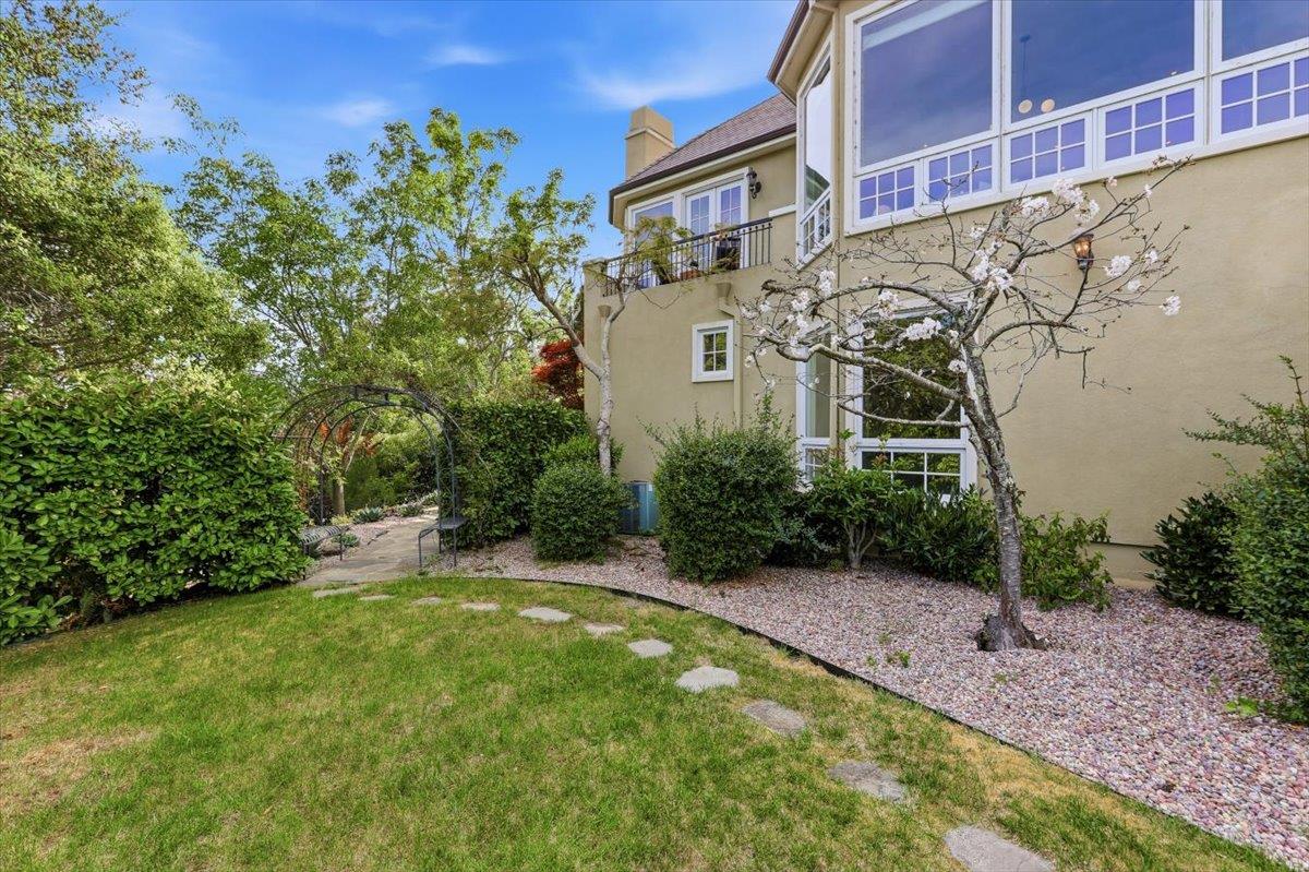 Detail Gallery Image 177 of 199 For 1215 Tournament Dr, Hillsborough,  CA 94010 - 7 Beds | 7/2 Baths