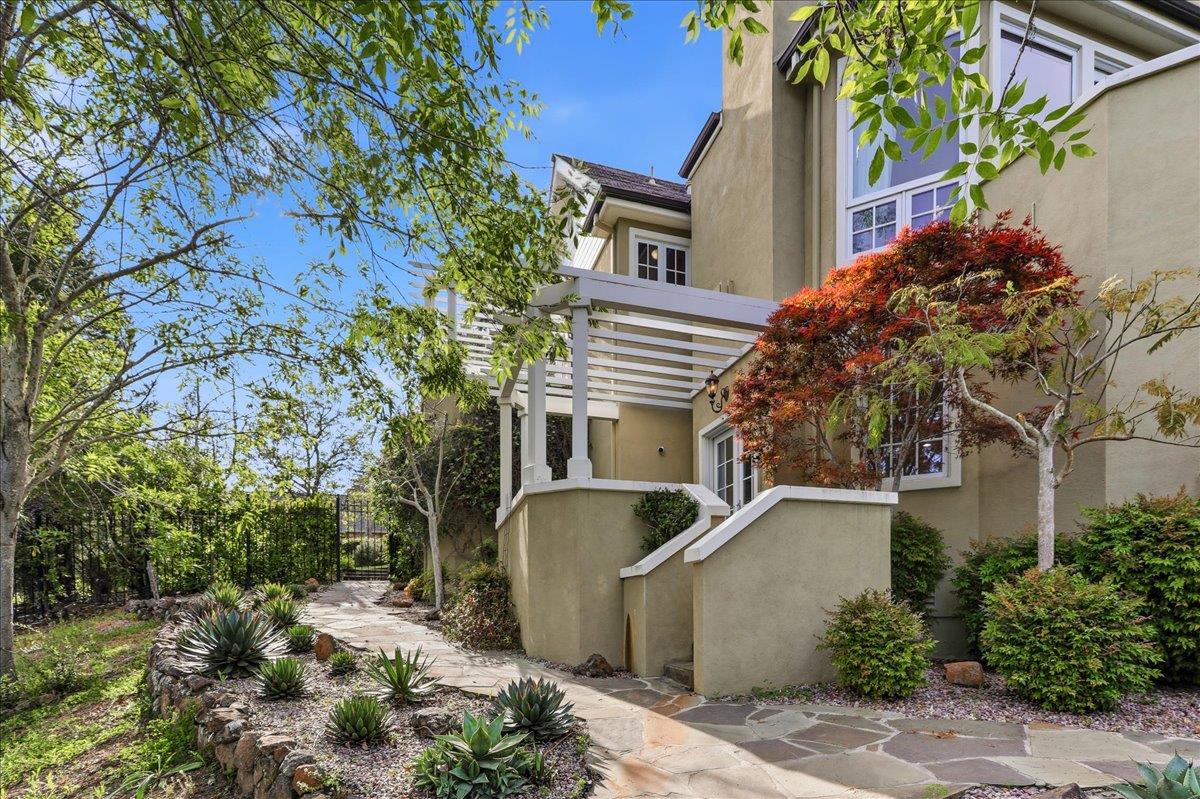 Detail Gallery Image 179 of 199 For 1215 Tournament Dr, Hillsborough,  CA 94010 - 7 Beds | 7/2 Baths