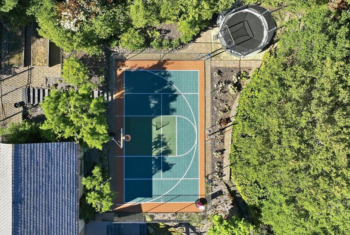 Detail Gallery Image 184 of 199 For 1215 Tournament Dr, Hillsborough,  CA 94010 - 7 Beds | 7/2 Baths