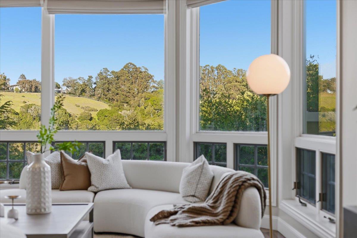 Detail Gallery Image 25 of 199 For 1215 Tournament Dr, Hillsborough,  CA 94010 - 7 Beds | 7/2 Baths