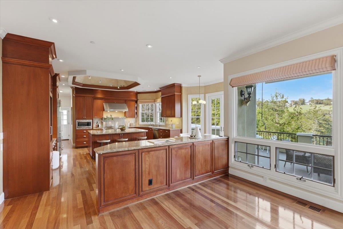 Detail Gallery Image 42 of 199 For 1215 Tournament Dr, Hillsborough,  CA 94010 - 7 Beds | 7/2 Baths