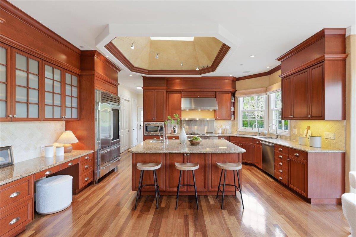 Detail Gallery Image 49 of 199 For 1215 Tournament Dr, Hillsborough,  CA 94010 - 7 Beds | 7/2 Baths