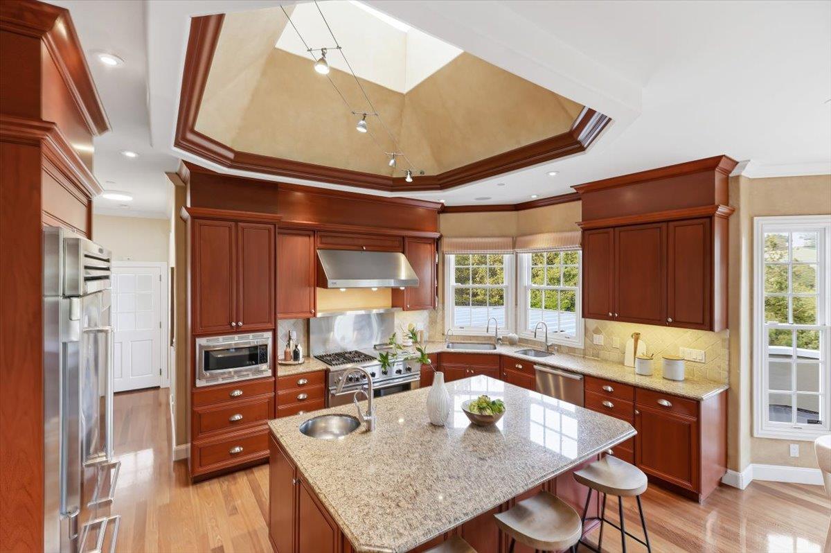 Detail Gallery Image 50 of 199 For 1215 Tournament Dr, Hillsborough,  CA 94010 - 7 Beds | 7/2 Baths