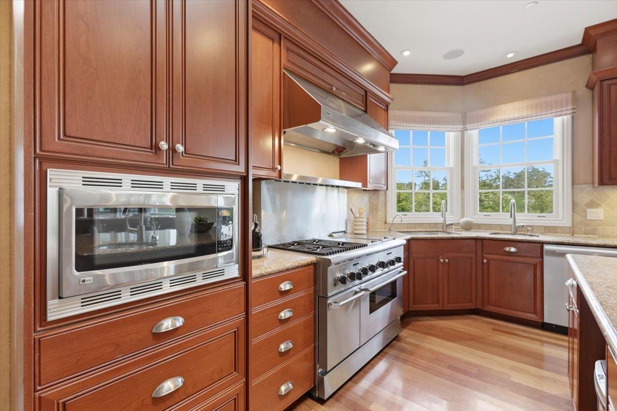 Detail Gallery Image 58 of 199 For 1215 Tournament Dr, Hillsborough,  CA 94010 - 7 Beds | 7/2 Baths