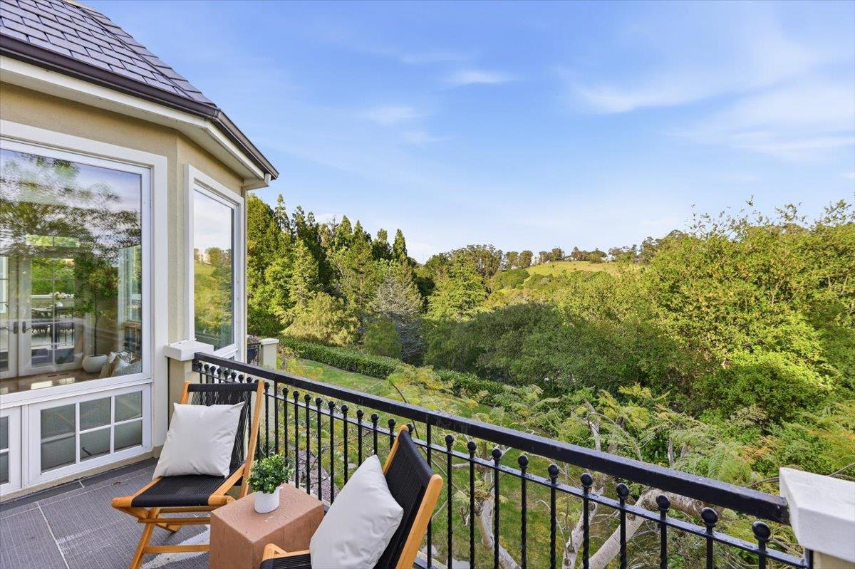 Detail Gallery Image 71 of 199 For 1215 Tournament Dr, Hillsborough,  CA 94010 - 7 Beds | 7/2 Baths